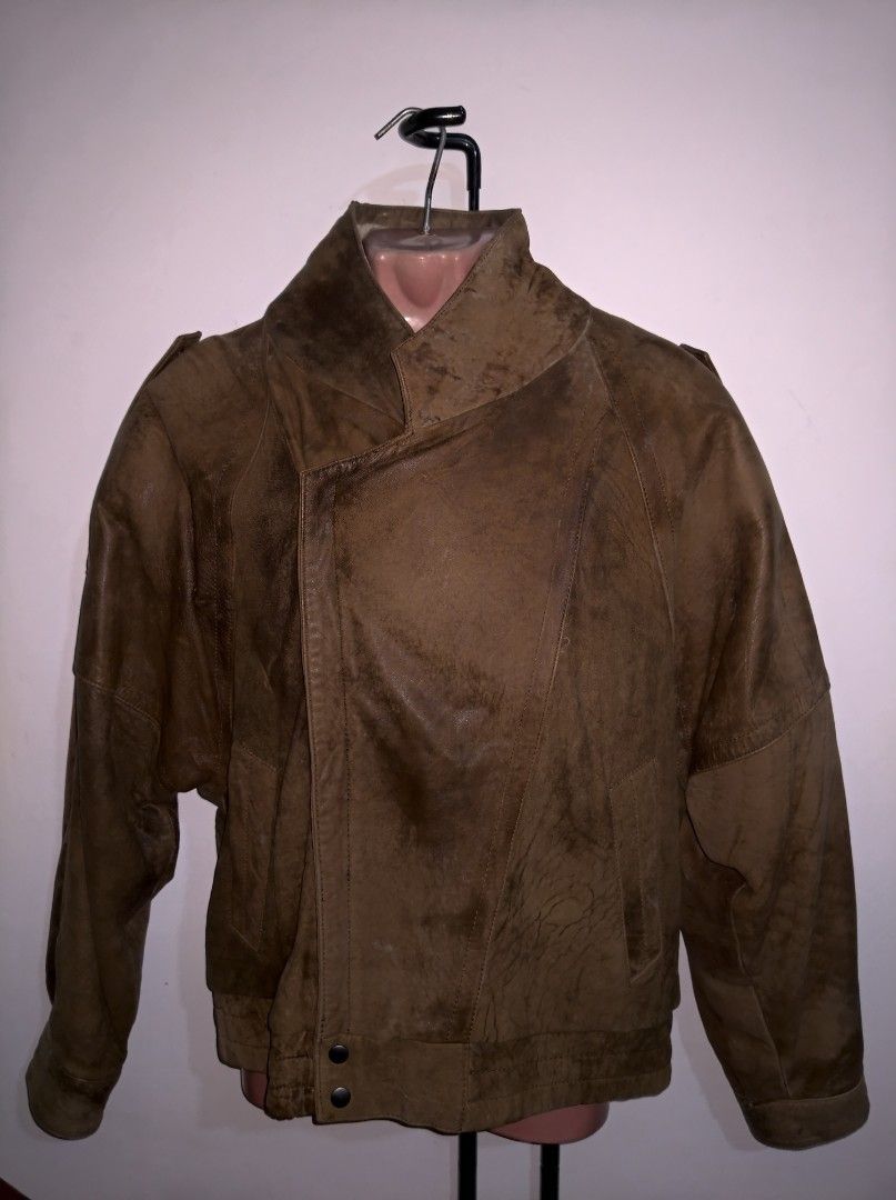 Genuine Leather Winter Mens Jacket (Brown) (Category: Coats, Jackets and Outerwear) located in General Trias. Submitted by mervcorner (Listing ID 1398110154, Image 1). Description: Leather Winter Mens Jacket (Brown) Brand: New Territories Size: 40 (Medium) Dimension Chest Width: 23 inches Length: 24.5 inches Shoulder Width: 20 inches Sleeves Length: 24.5 inches Made in Korea Genuine Leather Diagonal Full-down Zipper Snap Close Button Standard Not