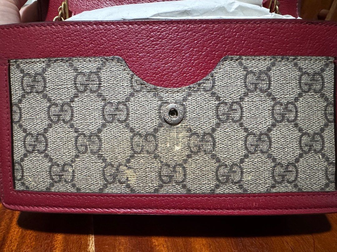 Gucci queen Margaret (Category: Luxury Bags & Wallets) located in Manila. Submitted by annelee9977 (Listing ID 1407009764, Image 2). Description: - Gucci queen margaret - - Bee embellishment - Red leather trim - Chain strap - Interior with multiple compartments and card slots No receipt .