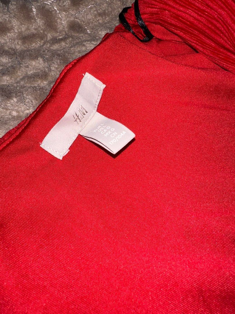 H&M Red Pleated Wrap Dress (Category: Dresses) located in Taguig. Submitted by edilcsantos (Listing ID 1407111840, Image 2). Description: H&M Red Pleated Wrap Dress Store bought Never worn.
