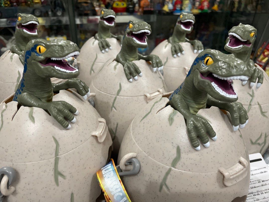 Jurassic world popcorn bucket (Category: Western Merchandise) located in Makati City. Submitted by tomypom (Listing ID 1406889019, Image 1). Description: Authentic Jurassic world Popcorn bucket W/ strap and tag See pictures for more details 499 pesos only! Each bucket 499 pesos only! Cookie jar Candy bucket .