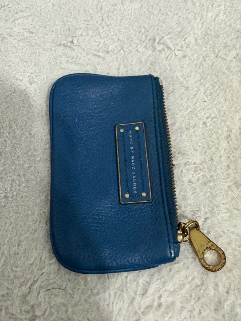 Marc Jacobs small coin pouch / wallet (Category: Luxury Bags & Wallets) located in Manila. Submitted by nini_archives (Listing ID 1407132348, Image 1). Description: .