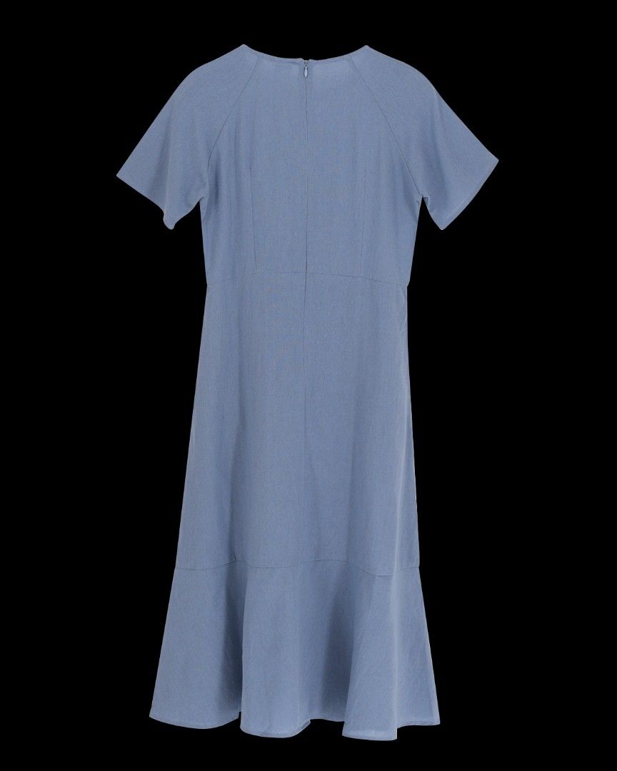 Small Unica WENDEE Dress - Blue (Category: Dresses) located in Quezon City. Submitted by ela.decluttering (Listing ID 1407100860, Image 2). Description: - WENDEE Dress - Floral print upper bodice - Solid blue skirt - Short sleeves - Midi length - Back zipper closure - Size: Small - Lightweight fabric - best fits bust 34, okay for 36 but a bit fitted. - a bit fitted for waist 28, best for 26-27 waist only rfs impluse buy, not sure when to wear thi