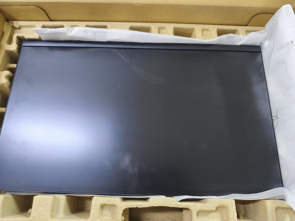 Monitor (Category: Monitor Screens) located in Ampang. Submitted by leeweilung (Listing ID 1407057015, Image 1). Description: Faulty Dell Monitor (LCD panel leaking) -P2422H Can use for sparepart.