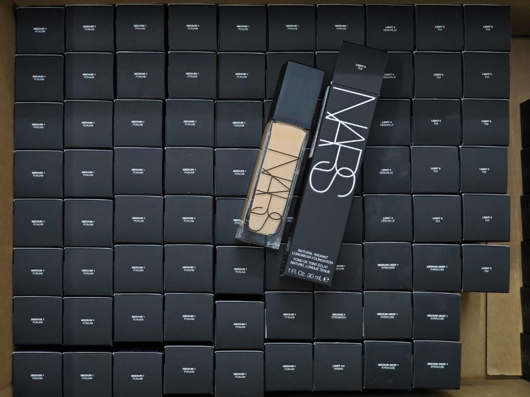 NARS Natural Radiant Longwear Foundation (Category: Makeup) located in Quezon City. Submitted by annednmoo (Listing ID 1407016262, Image 1). Description: - NARS Natural Radiant Longwear Foundation - Size: 1 fl oz / 30 ml - Brand new - In original packaging Shades: Oslo Mont Blanc Yukon Gobi Salzburg Deauville Vienna Fiji Punjab Stromboli Syracuse.