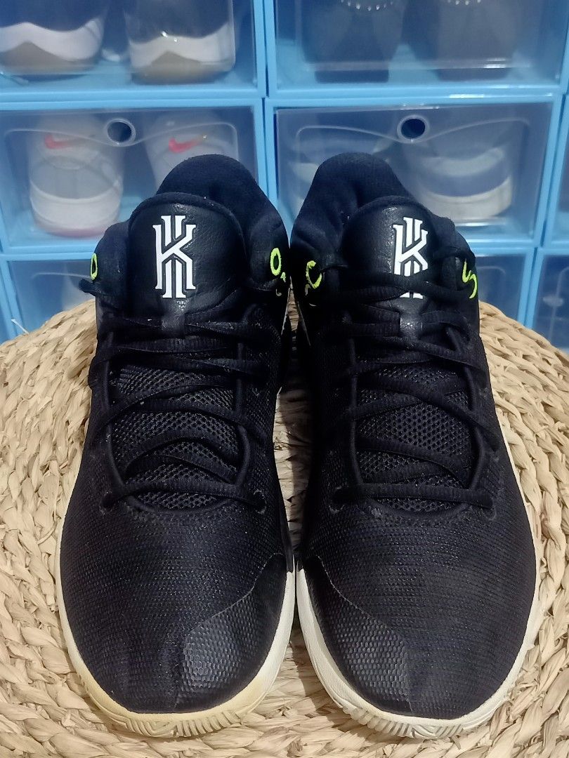 Nike Kyrie Flytrap 3 (Category: Sneakers) located in Gapan. Submitted by shoekaybudolshop (Listing ID 1407124101, Image 2). Description: .