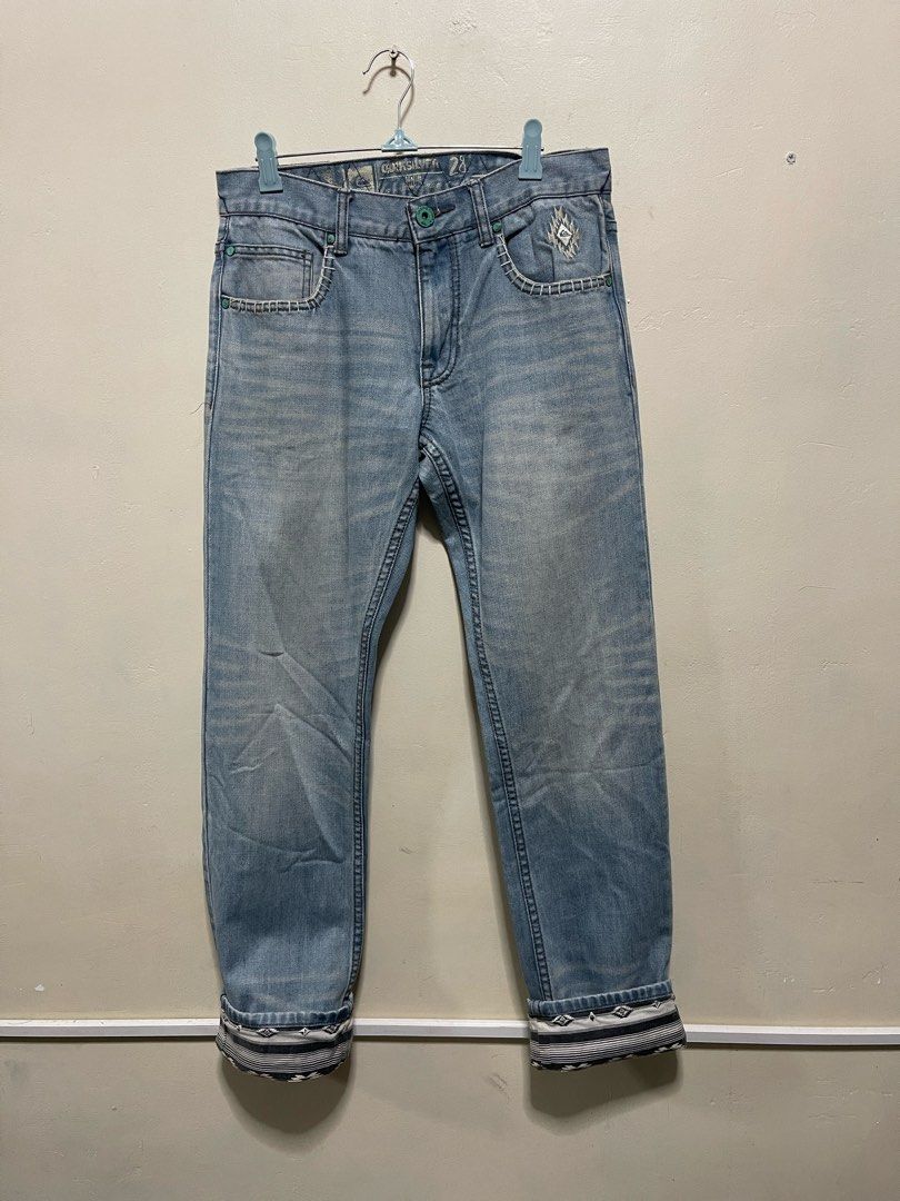 Quiksilver Light Wash Jeans - Size 28 (Category: Jeans) located in Lupao. Submitted by jennylynda42204 (Listing ID 1407191089, Image 1). Description: - Quiksilver light wash jeans - Size 28 waist - Unique design on front pockets - Decorative hem - Button closure - Classic five-pocket design - Quiksilver logo on button and back pocket.