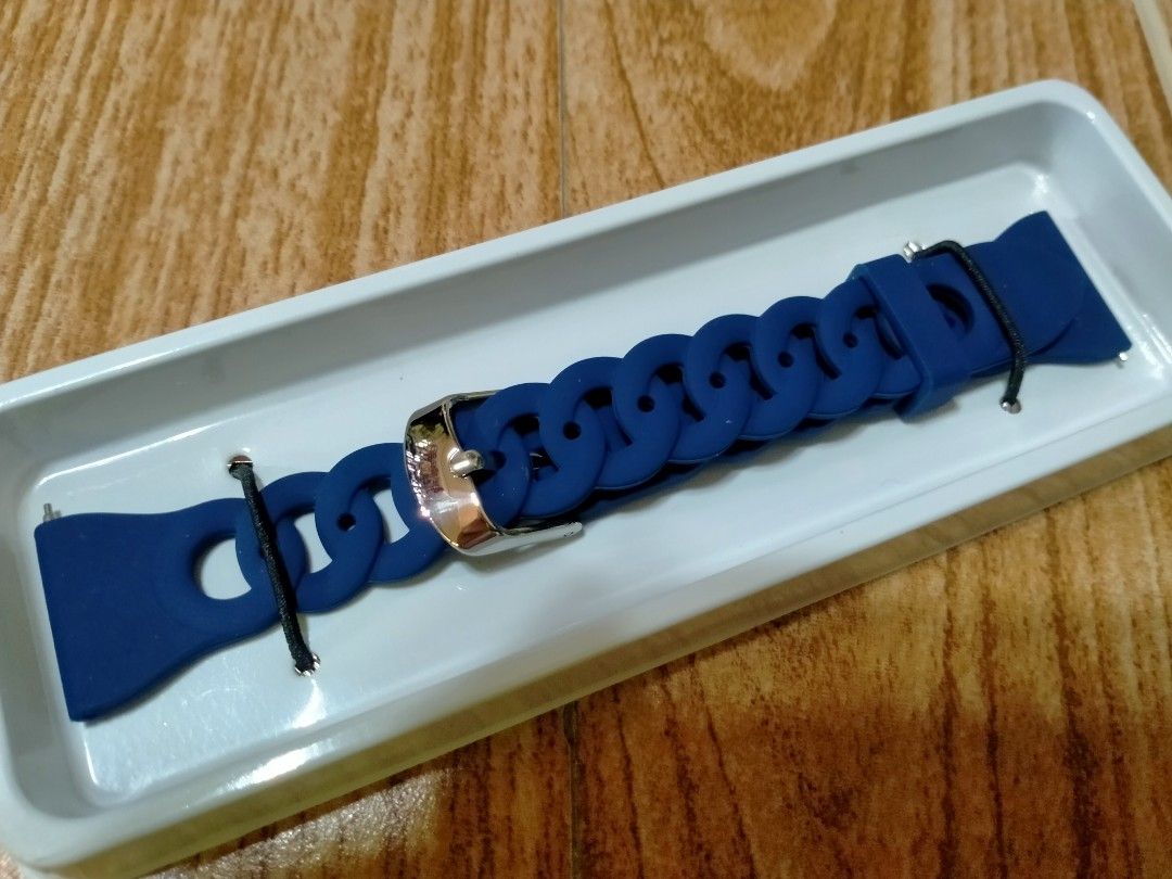 SAMSUNG GALAXY WATCH 4 / 5 PRO / ACTIVE WATCH STRAP (Category: Cases & Sleeves) located in Cabuyao City. Submitted by Bike_Clothing10 (Listing ID 1407047841, Image 3). Description: READ FIRST... FOR SALE: WATCH STRAP FOR SAMSUNG GALAXY WATCH 4 / 4 CLASSIC / 5 PRO / ACTIVE Brandnew With Box PRICE: 400 + SF -NO COD/COP- PICK UP OR SHIPPING ONLY LOC: Cabuyao Laguna PM FOR INQUIRIES -Thanks-.