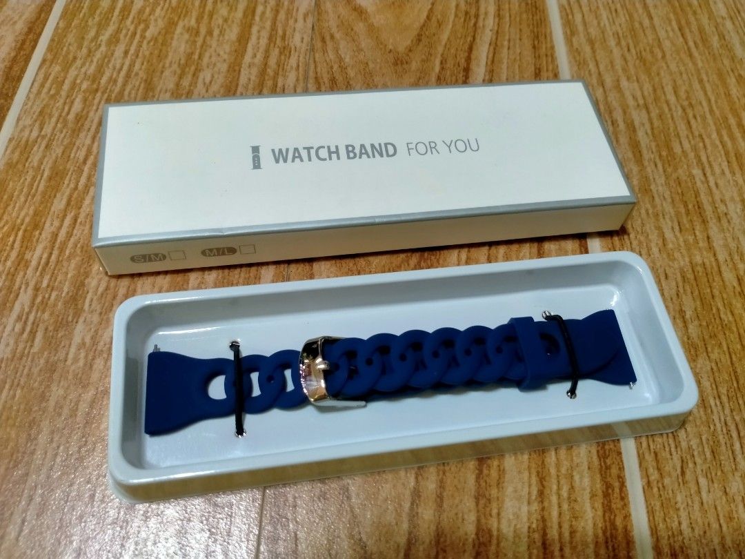 SAMSUNG GALAXY WATCH 4 / 5 PRO / ACTIVE WATCH STRAP (Category: Cases & Sleeves) located in Cabuyao City. Submitted by Bike_Clothing10 (Listing ID 1407047841, Image 1). Description: READ FIRST... FOR SALE: WATCH STRAP FOR SAMSUNG GALAXY WATCH 4 / 4 CLASSIC / 5 PRO / ACTIVE Brandnew With Box PRICE: 400 + SF -NO COD/COP- PICK UP OR SHIPPING ONLY LOC: Cabuyao Laguna PM FOR INQUIRIES -Thanks-.