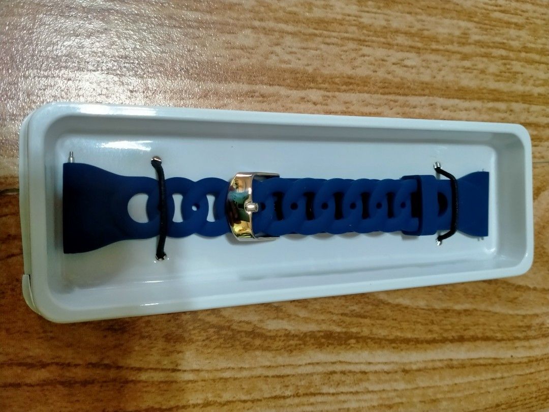 SAMSUNG GALAXY WATCH 4 / 5 PRO / ACTIVE WATCH STRAP (Category: Cases & Sleeves) located in Cabuyao City. Submitted by Bike_Clothing10 (Listing ID 1407047841, Image 2). Description: READ FIRST... FOR SALE: WATCH STRAP FOR SAMSUNG GALAXY WATCH 4 / 4 CLASSIC / 5 PRO / ACTIVE Brandnew With Box PRICE: 400 + SF -NO COD/COP- PICK UP OR SHIPPING ONLY LOC: Cabuyao Laguna PM FOR INQUIRIES -Thanks-.
