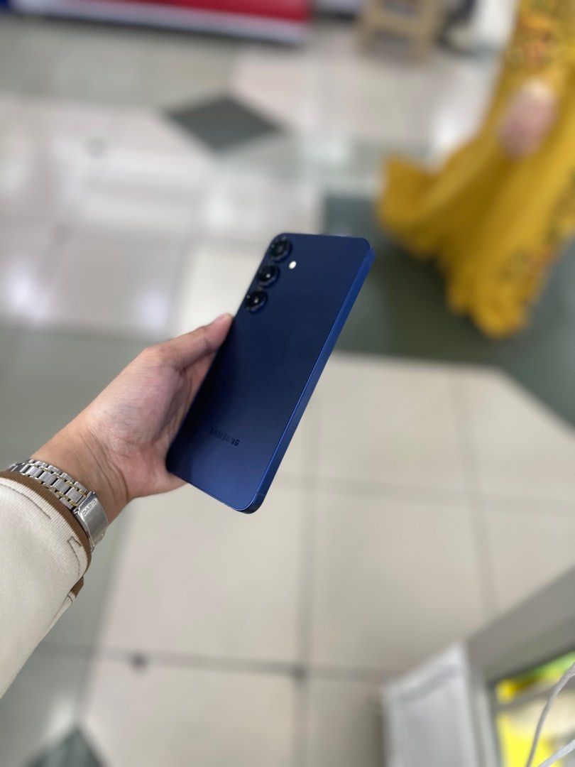 SAMSUNG S25 PLUS 12/256GB OPENLINE NTC VARIANT (Category: Samsung) located in San Juan City. Submitted by aynaagadgets (Listing ID 1407157457, Image 3). Description: DECEMBER 2025 STALL #: XB-07 FOR SALE | TRADE / SWAP PASS SA MGA SCAMMERS / THIRD PARTY (RFS: Buy and Sell) SAMSUNG S25 PLUS 12/256GB OPENLINE ⬇️DETAILS⬇️ •12/256 GB (Other storage is also available) •Blur (Other color is also available but price may vary) •NTC Variant •95% Smooth •T
