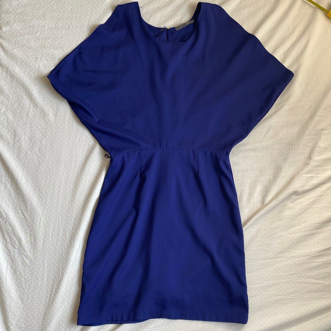 Smartset Blue Dress (Category: Dresses) located in Muntinlupa City. Submitted by fika_thriftshop (Listing ID 1407108059, Image 2). Description: -Can fit XS to M frames comfortably. -Flaws include: missing clasp lock at the top of the neck (replaced temporarily with gold safety pin), some pilling on the inside of the neck but nothing crazy as it can be removed without damaging the inner fabric, a tiny tiny hole on the 2nd to the last photo. -Open 