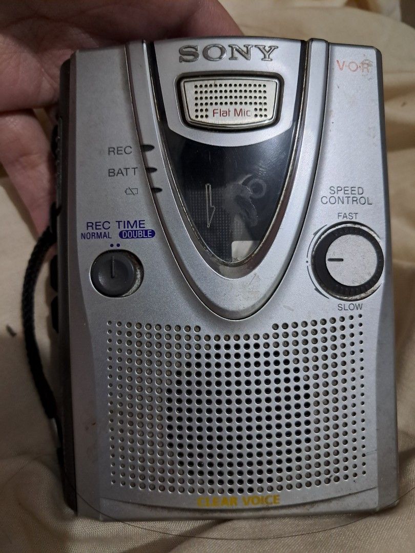 Vintage Sony Tape Recorder (Category: Voice Recorders) located in Quezon City. Submitted by kate_168 (Listing ID 1407190170, Image 1). Description: Original Sony Voice Recorder Needs repair MOP: Gcash or Cash upon in-person pick-up Delivery: c/o buyer Location: Quezon City.