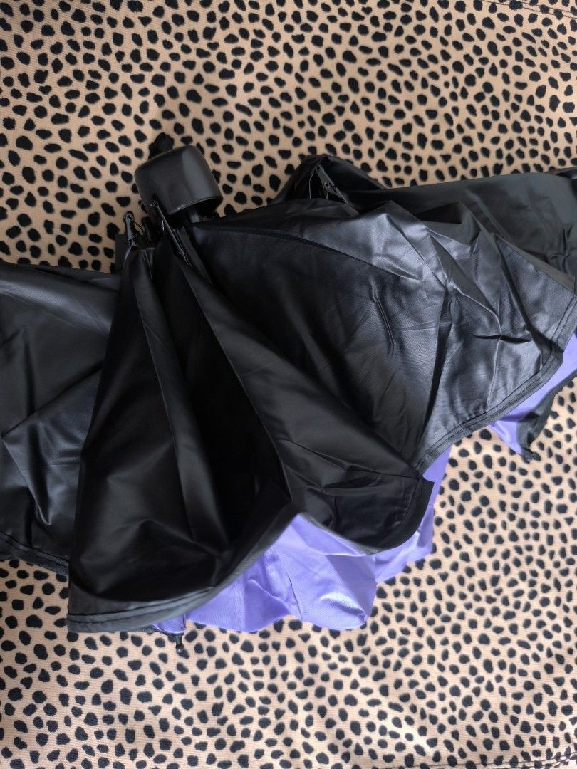 Stella Essentials Fold YM-2 Umbrella (Not Automatic) (Category: Umbrellas) located in Makati City. Submitted by spicykimchi1238 (Listing ID 1407061206, Image 2). Description: Selling for ₱100.00 Issue: See stitches on the umbrella cover but this has never been used, only opened to check I thought it was automatic RFS: Decluttering/ Need funds If interested, you can send me a message for more details and photos. For sure buyers, please send me the
