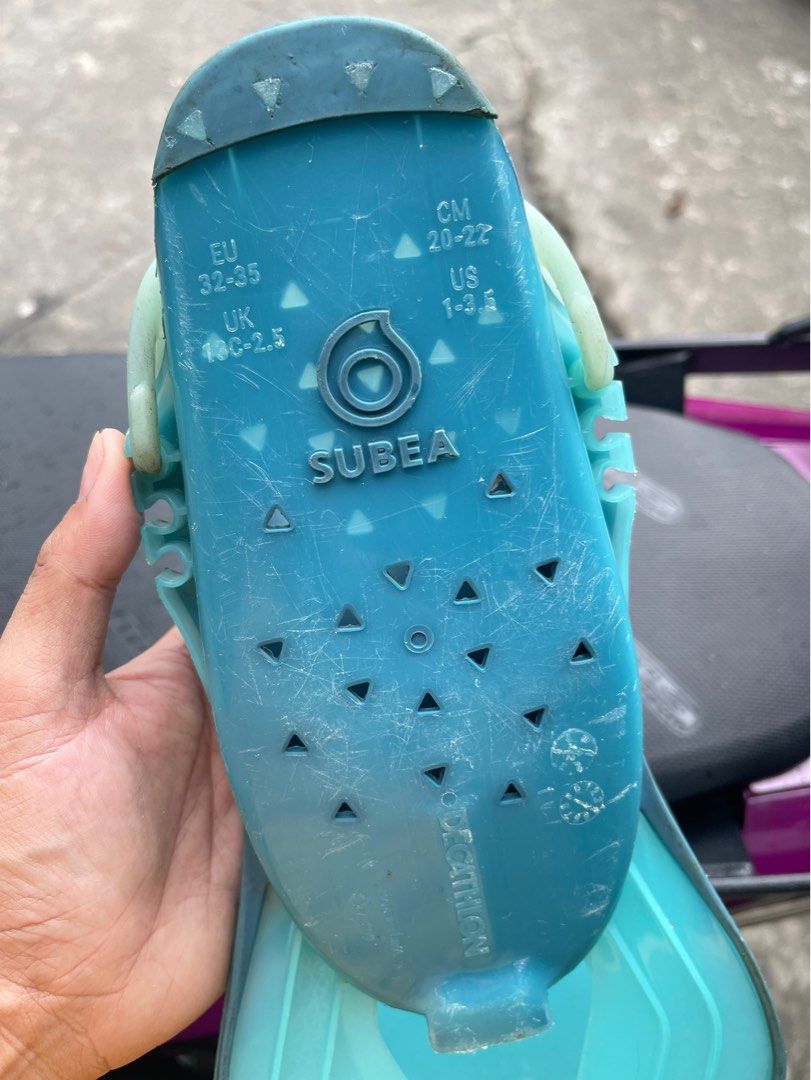 Subsea Fins EU 32-35 (Category: Water Sports) located in Manila. Submitted by mauniel (Listing ID 1407188817, Image 3). Description: - Subsea fins - Size: EU 32-35 - Color: Blue - Designed for swimming and diving - Features foot pocket and blade design - Durable material - Includes Subsea logo.