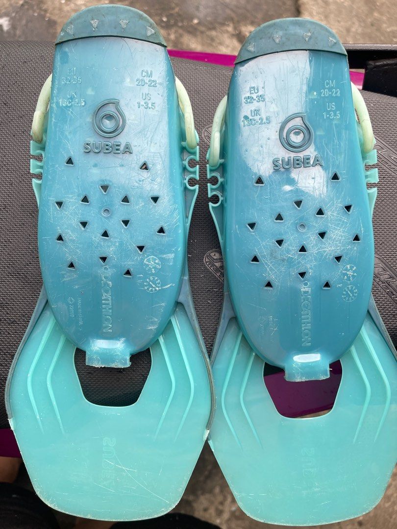 Subsea Fins EU 32-35 (Category: Water Sports) located in Manila. Submitted by mauniel (Listing ID 1407188817, Image 2). Description: - Subsea fins - Size: EU 32-35 - Color: Blue - Designed for swimming and diving - Features foot pocket and blade design - Durable material - Includes Subsea logo.