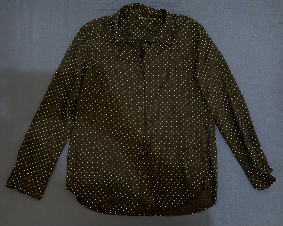 Uniqlo Long sleeve Polo (Category: Longsleeves) located in Antipolo. Submitted by aecee23 (Listing ID 1407020596, Image 1). Description: .