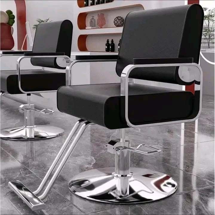 v hudraulic chairs (Category: Chairs) located in Manila. Submitted by dolorchris69891 (Listing ID 1407141553, Image 1). Description: hydraulic chairs.