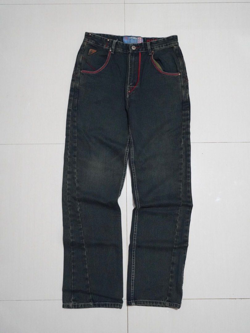 Vintage H&M jeans (Ecko united alternative) (Category: Jeans) located in Manolo Fortich. Submitted by thrift_cl4z (Listing ID 1407174647, Image 2). Description: H&M jean Waist:31 inches Length: 41 inches Leg Opening: 10.
