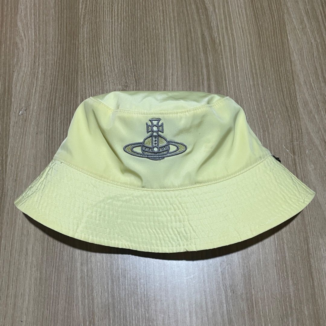 Vivienne Westwood Reversible Tessut Hat (Category: Luxury Accessories) located in Bacolod City. Submitted by cast.archives (Listing ID 1407173701, Image 2). Description: Vivienne Westwood Reversible Tessut Hat Authentic Size: Osfa Condition: Excellent Flaw: None.