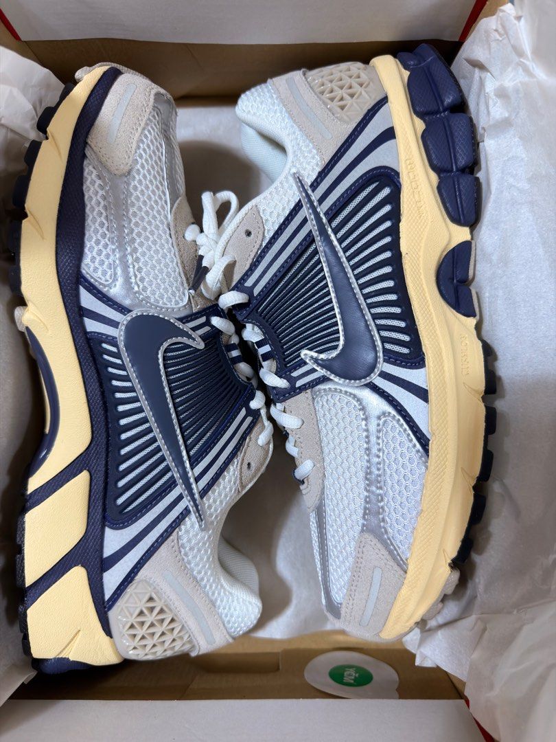 Vomero 5 since 72 ( 9.5 us mens) (Category: Sneakers) located in Manila. Submitted by bakeonator (Listing ID 1293797912, Image 1). Description: Brand new On hand Rush steal price Vomero 5 since 72 colorway 9.5 us mens All original.