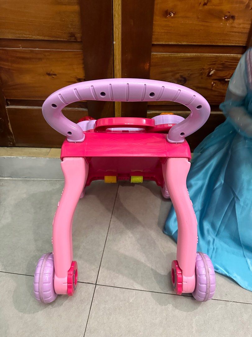VTech Sit-to-Stand Learning Walker (Category: Infant Playtime) located in Manila. Submitted by arvia22 (Listing ID 1407086436, Image 3). Description: .