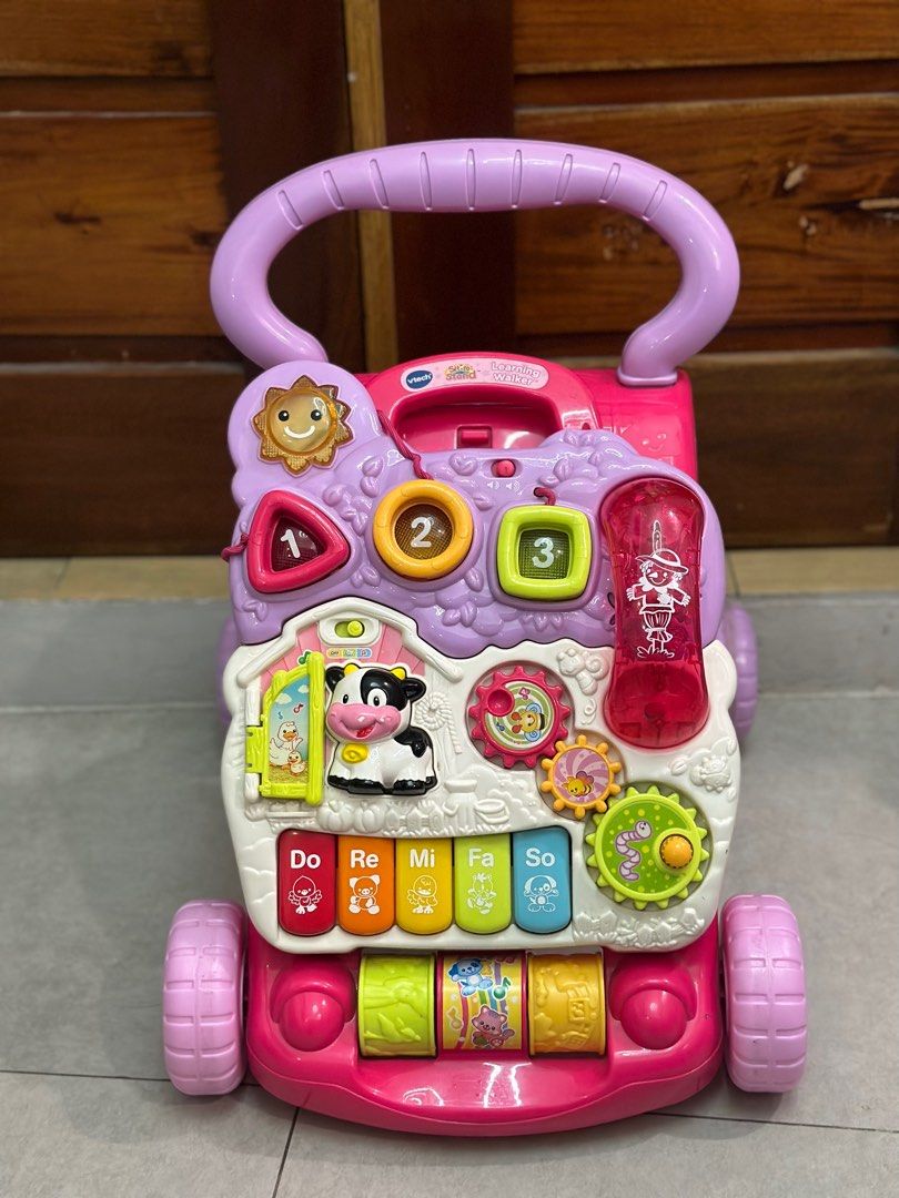 VTech Sit-to-Stand Learning Walker (Category: Infant Playtime) located in Manila. Submitted by arvia22 (Listing ID 1407086436, Image 1). Description: .