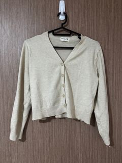 (Category: ) located in . Submitted by hinataaaaaaaa (Listing ID 1407127392, Image 1). Description: .