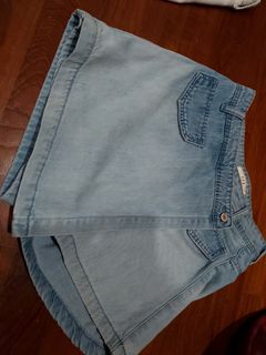 (Category: ) located in . Submitted by clarizzaaa (Listing ID 1407109436, Image 1). Description: .