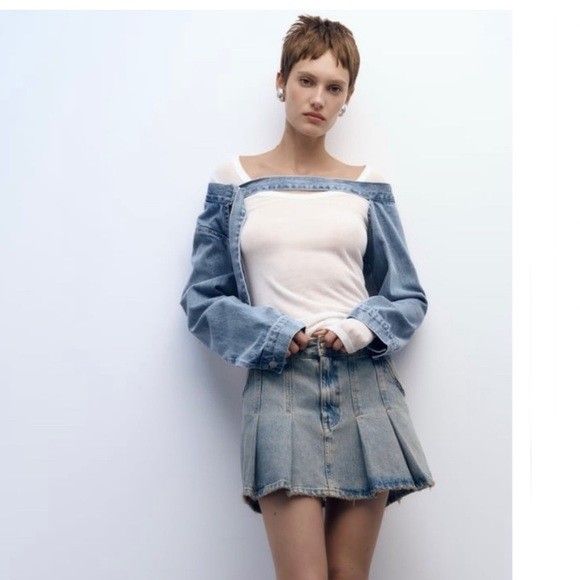 Zara Denim Asymmetric sleeves (Category: Coats, Jackets and Outerwear) located in Quezon City. Submitted by bk2025 (Listing ID 1407178724, Image 1). Description: - Zara denim bolero - Light blue wash - Size: M-L - adjustable closure with metal buckle .