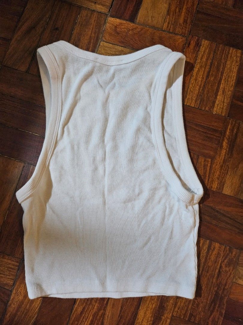 Zara ribbed crop top white size Small (Category: Sleeveless) located in Antipolo. Submitted by mrcl715 (Listing ID 1407044526, Image 3). Description: .