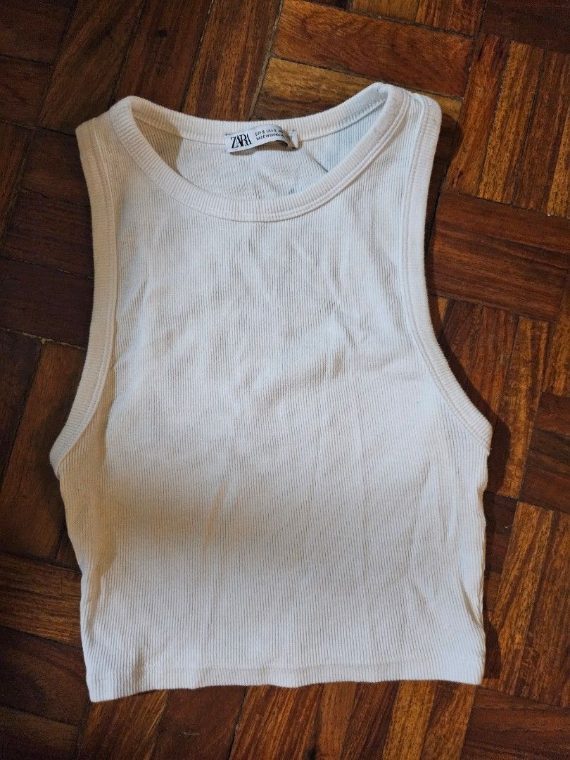 Zara ribbed crop top white size Small (Category: Sleeveless) located in Antipolo. Submitted by mrcl715 (Listing ID 1407044526, Image 1). Description: .