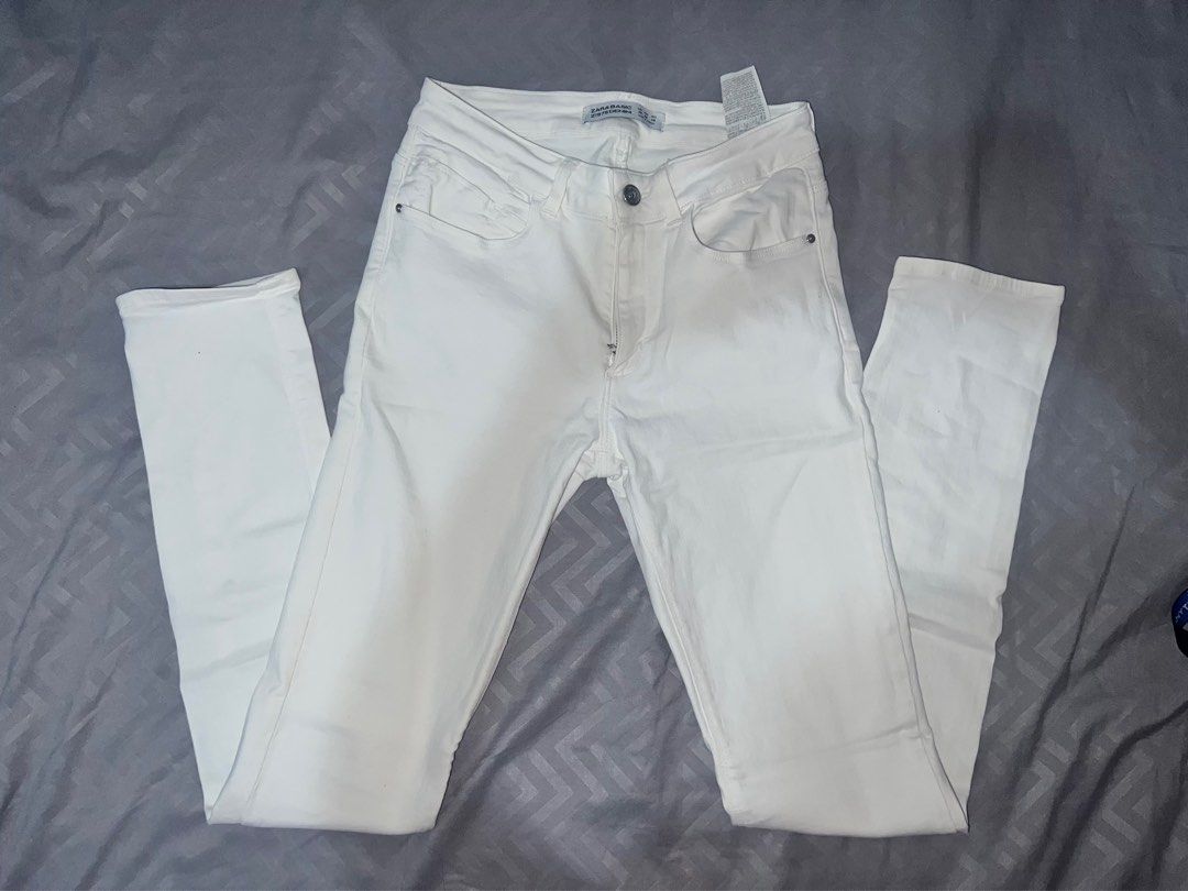 Zara white skinny jeans (Category: Jeans) located in Quezon City. Submitted by lazylizzy (Listing ID 1407028485, Image 1). Description: Lightly used original Zara skinny jeans.