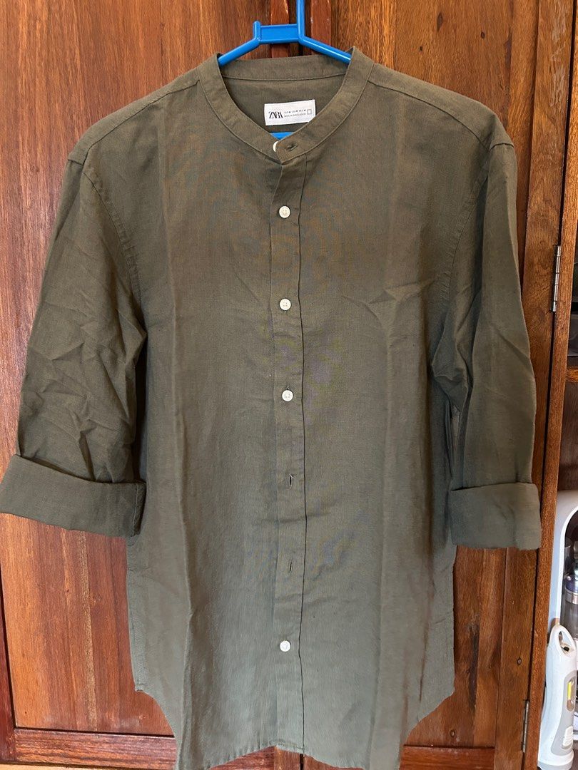 Zara White Textured Long Sleeve Shirt (Category: Tshirts & Polo Shirts ) located in Manila. Submitted by jcabansag (Listing ID 1407125049, Image 2). Description: DECLUTTERING! Never worn, washed. regular price 2,500. For other shirts pls send me DM :) .