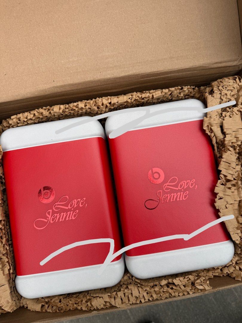 Last 1 現貨Beats x Jennie Solo 4, 音響器材, 頭戴式/罩耳式耳機- Carousell