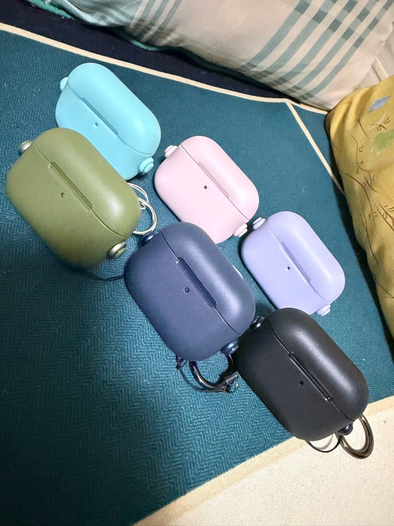 AirPods Pro 3 Case with Keychain (Category: Earphones) located in Makati City. Submitted by saritsarishop (Listing ID 1402268271, Image 1). Description: Airpod Pro 3 Case Colors: Powder Pink Navy Blue Moss Green Purple Black Light Blue All comes with Keychain ₱400 Only Limited Stocks Only! Mop: Bpi/Gcash/Bdo Delivery not yet Included. Lala/Grab for Metro Manila LBC for provinces..