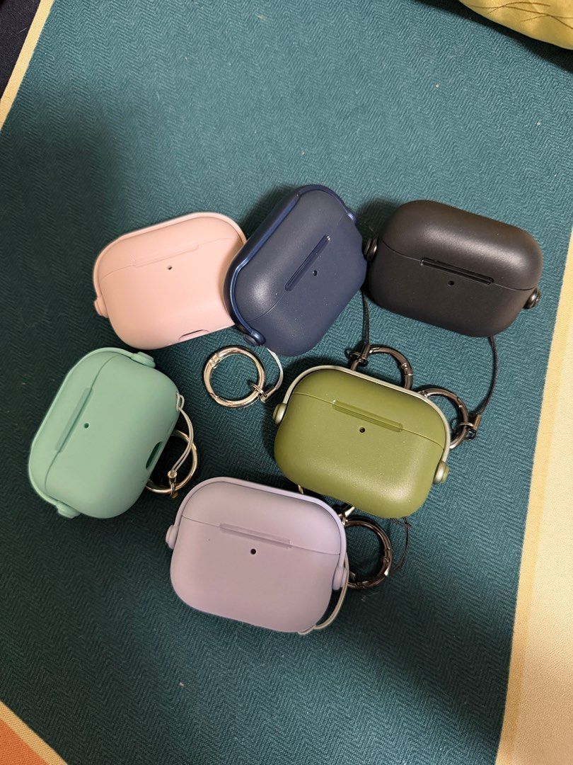 AirPods Pro 3 Case with Keychain (Category: Earphones) located in Makati City. Submitted by saritsarishop (Listing ID 1402268271, Image 2). Description: Airpod Pro 3 Case Colors: Powder Pink Navy Blue Moss Green Purple Black Light Blue All comes with Keychain ₱400 Only Limited Stocks Only! Mop: Bpi/Gcash/Bdo Delivery not yet Included. Lala/Grab for Metro Manila LBC for provinces..