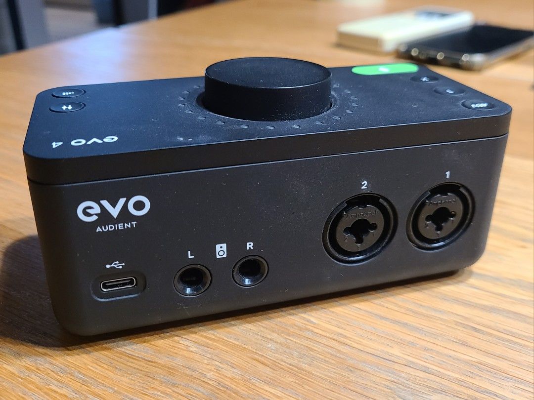 Audient EVO 4 USB Audio Interface64311764336898111