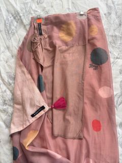(Category: ) located in . Submitted by yellowbeecloset (Listing ID 1402144323, Image 1). Description: .