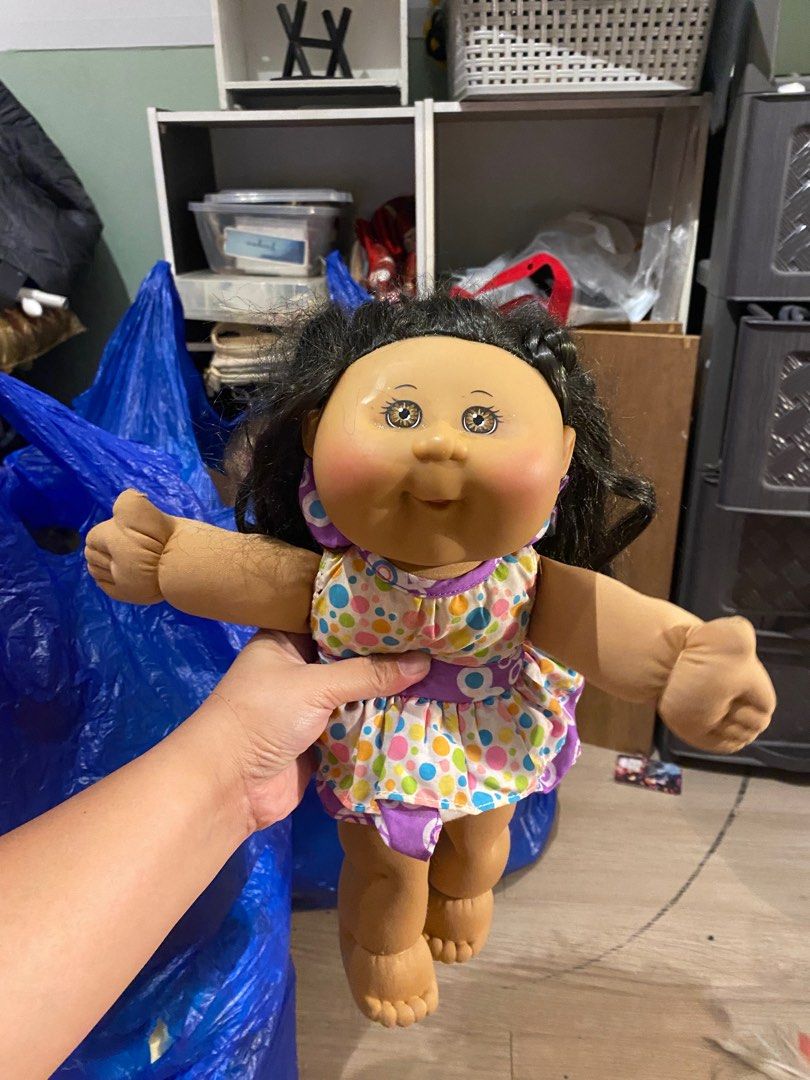 Cabbage Patch Kids Dolls (Category: Kids Toys) located in Pasay City. Submitted by tindarela (Listing ID 1402152071, Image 2). Description: Take all na po pm nalang sa interested as is na po yan what you see is what u get.