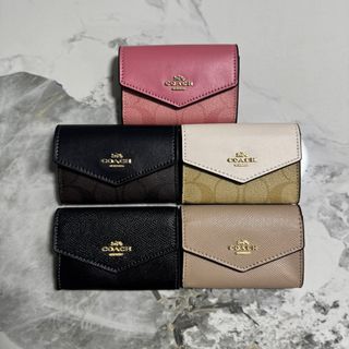 (Category: ) located in . Submitted by Authentic_Branded_Bags (Listing ID 1402230787, Image 1). Description: .