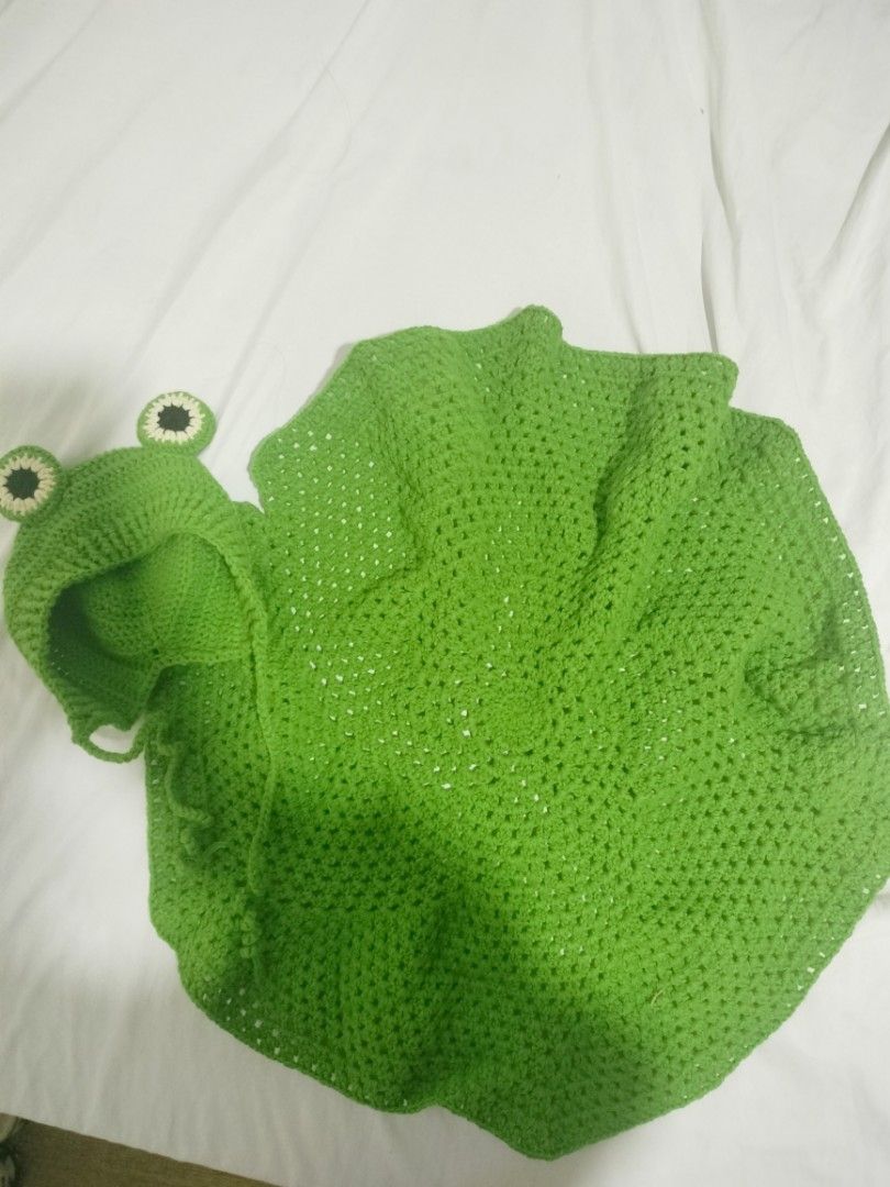 Crochet Frog Costume (Category: Babies & Kids Fashion) located in Mandaluyong City. Submitted by shopaffordable (Listing ID 1402282180, Image 1). Description: Once lang nagamit pang milestone.
