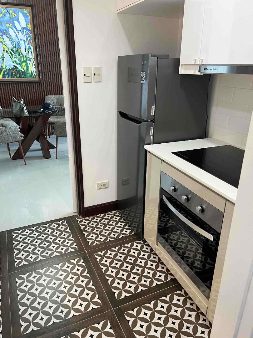 FOR LEASE BELLAGIO TOWER (Category: Apartments & Condos) located in Las Pinas. Submitted by listingsbyjeanne (Listing ID 1402163028, Image 2). Description: FOR LEASE / RENT Bellagio Tower Burgos Circle 91.5 sqm Furnished 2 Bedroom w/ parking 3 T&B High ceiling Manila golf view Lease Price: Php 110,000/month OTHER 2 BEDROOM OPTIONS IN BGC: •East Gallery Place Corner 2BR w/ pslot 162 sqm low floor 280K/month •East Gallery Place Fully Furnished 2BR 