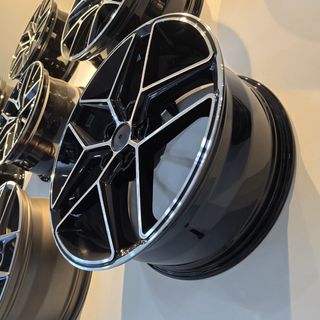 (Category: ) located in . Submitted by hybrid_tyres-ev_tyres (Listing ID 1402136767, Image 1). Description: .