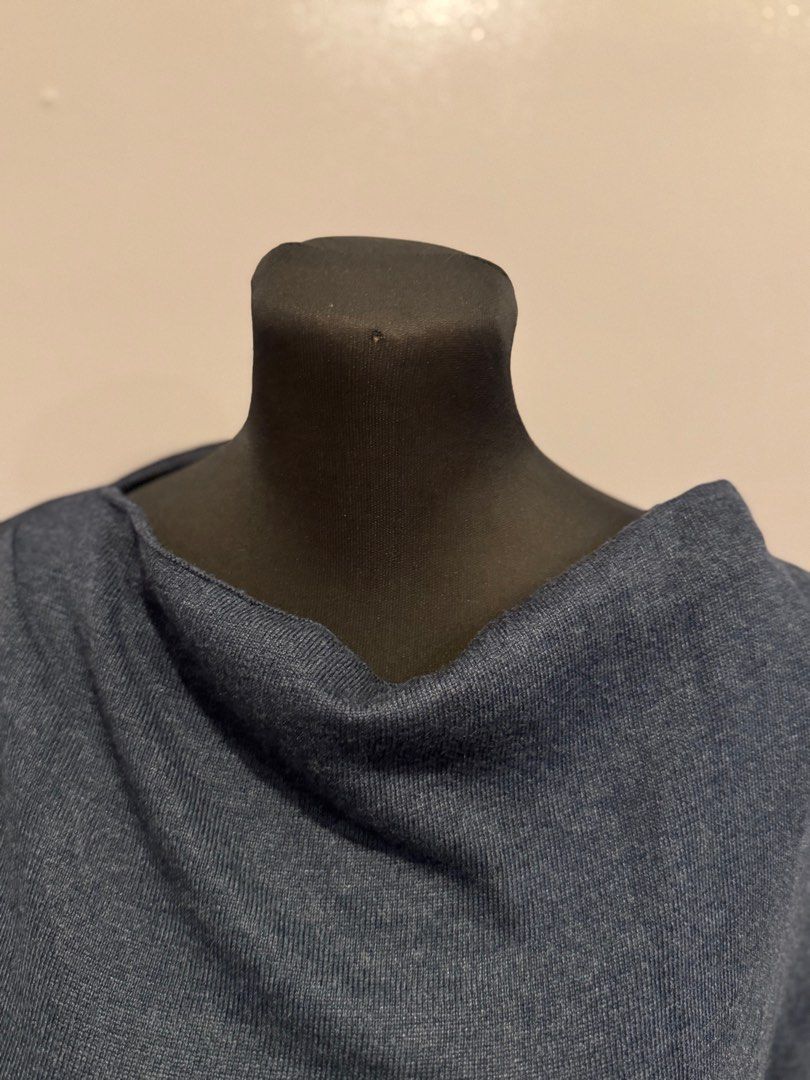 Harlan + Holden Knitted Blouse (Category: Blouses) located in Las Pinas. Submitted by once_loved_store2 (Listing ID 1402256394, Image 3). Description: •Once loved authentic Harlan + Holden knitted blue blouse •XL •No issues •Lightly used.