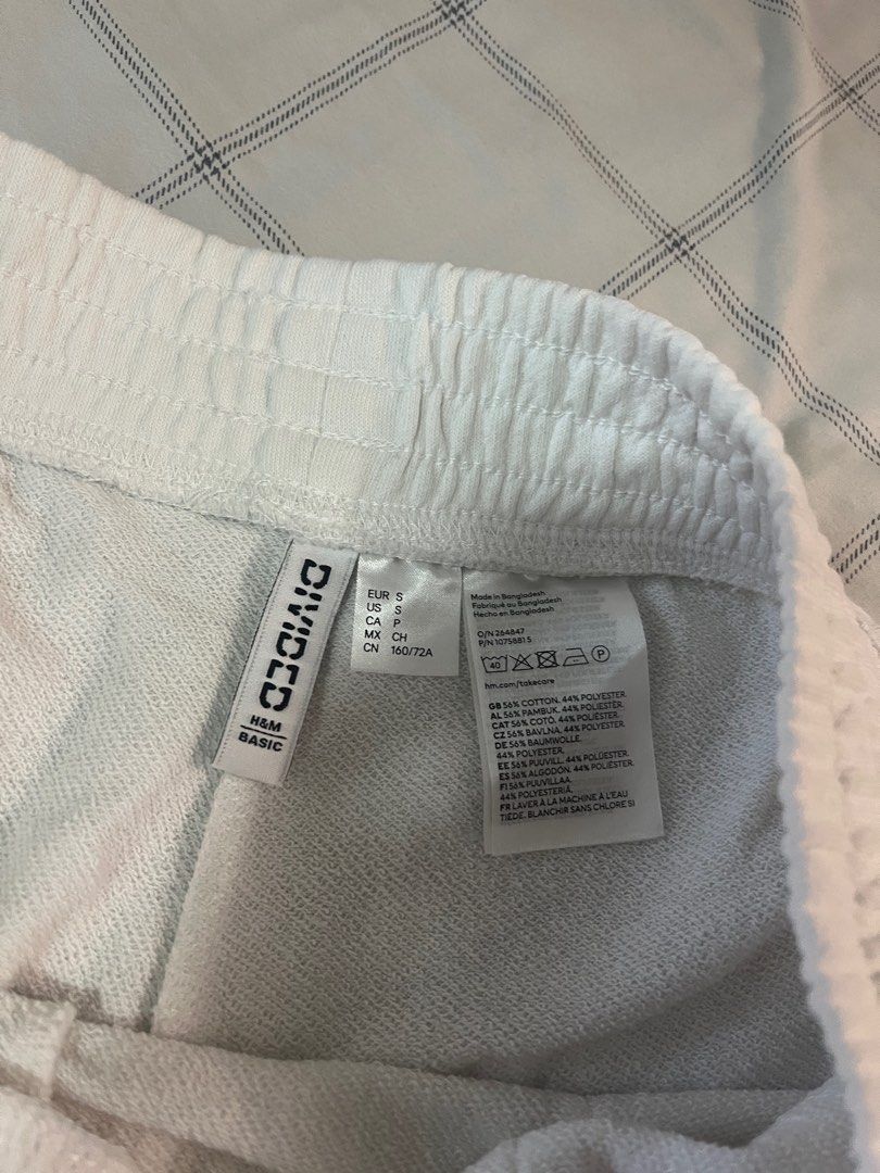 H&M Divided Basic Shorts (Category: Shorts) located in Quezon City. Submitted by declutteringgabe (Listing ID 1402196174, Image 3). Description: H&M Shorts - 300 each (black, white, green) - RFS: decluttering.