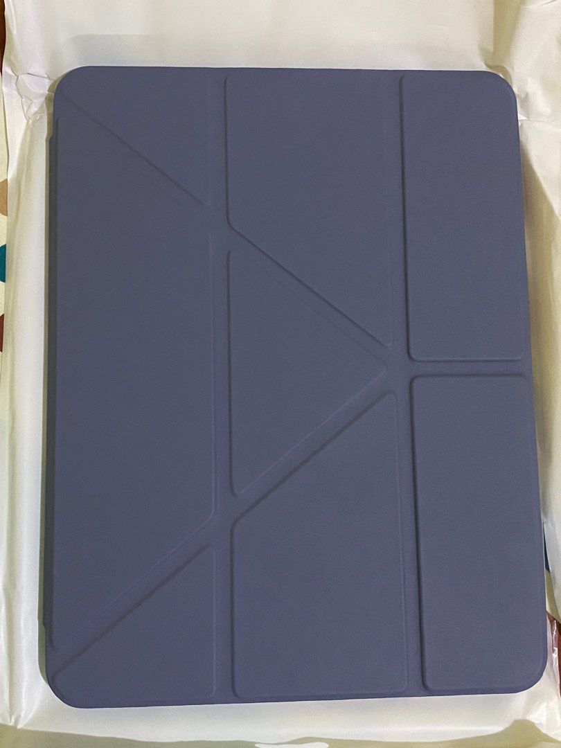ipad 11 pro case (Category: Cases & Sleeves) located in Manila. Submitted by jellybeanam (Listing ID 1402248250, Image 2). Description: never used ipad case.