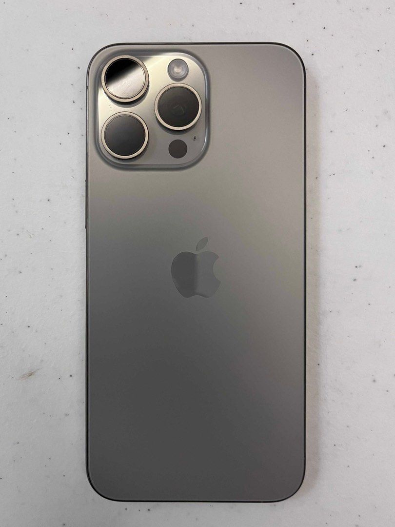 iPhone 15 Pro Max | 256GB (Category: iPhone 15 Series) located in San Pedro. Submitted by ishiii__ (Listing ID 1402172281, Image 1). Description: - rfs: upgrading - GLOBE LOCKED - no flaws - girl owned - comes with cases - slightly negotiable for quick transactions.