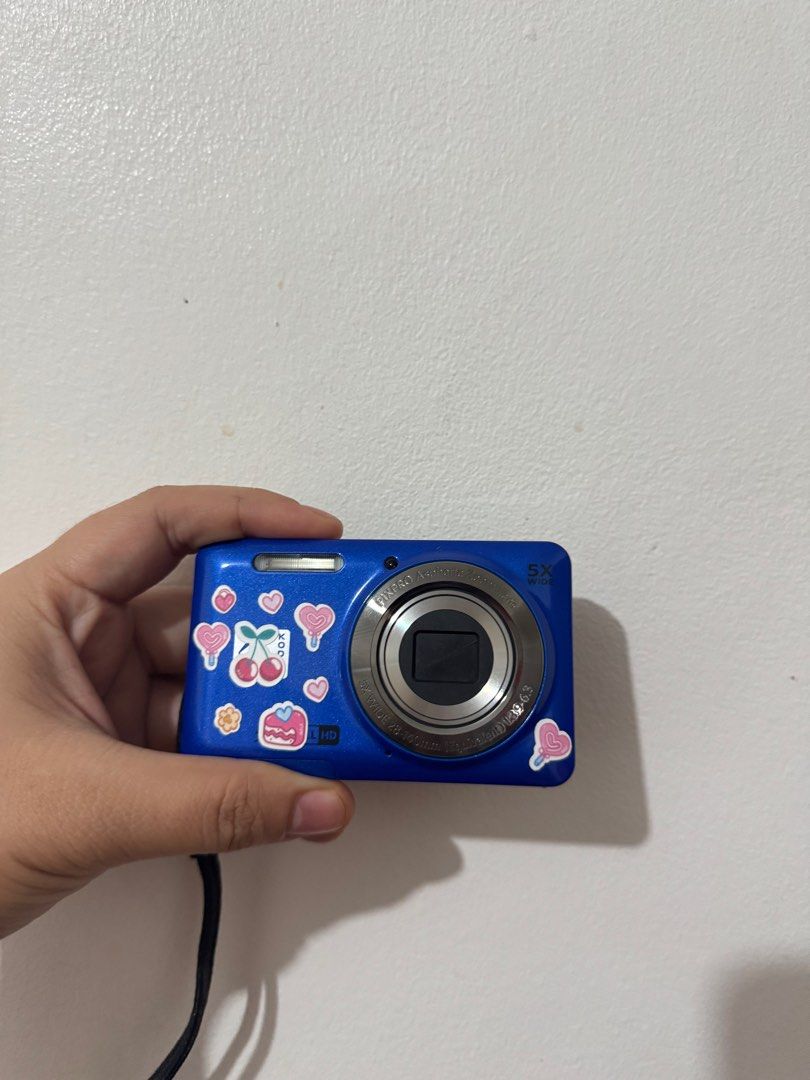 KODAK PIXPRO FZ55 BLUE (Category: Cameras) located in Antipolo. Submitted by salvemaec (Listing ID 1402238466, Image 1). Description: FOR SALE 🔥 Kodak Pixpro FZ55 (blue) with box orig battery and charger bought Sep 29, 2025 at Photoline Barely used, nego for sure buyer (no to low baller) rfs: emergency Funds balance sa hospital .