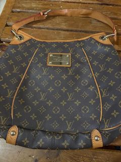 (Category: ) located in . Submitted by shopofashopaholic (Listing ID 1402107745, Image 1). Description: .