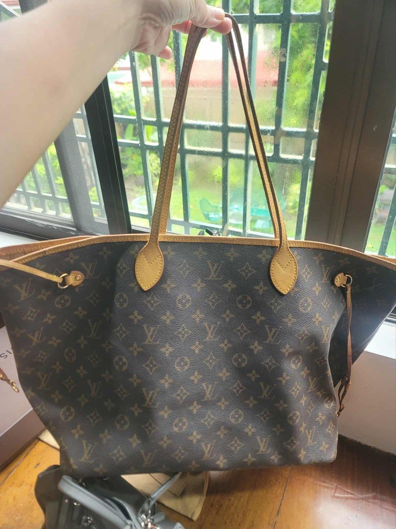 Louis Vuitton Neverfull gM (Category: Luxury Bags & Wallets) located in Bauang. Submitted by rjae07 (Listing ID 1402158443, Image 1). Description: rank Ab gm neverfull guaranteed .